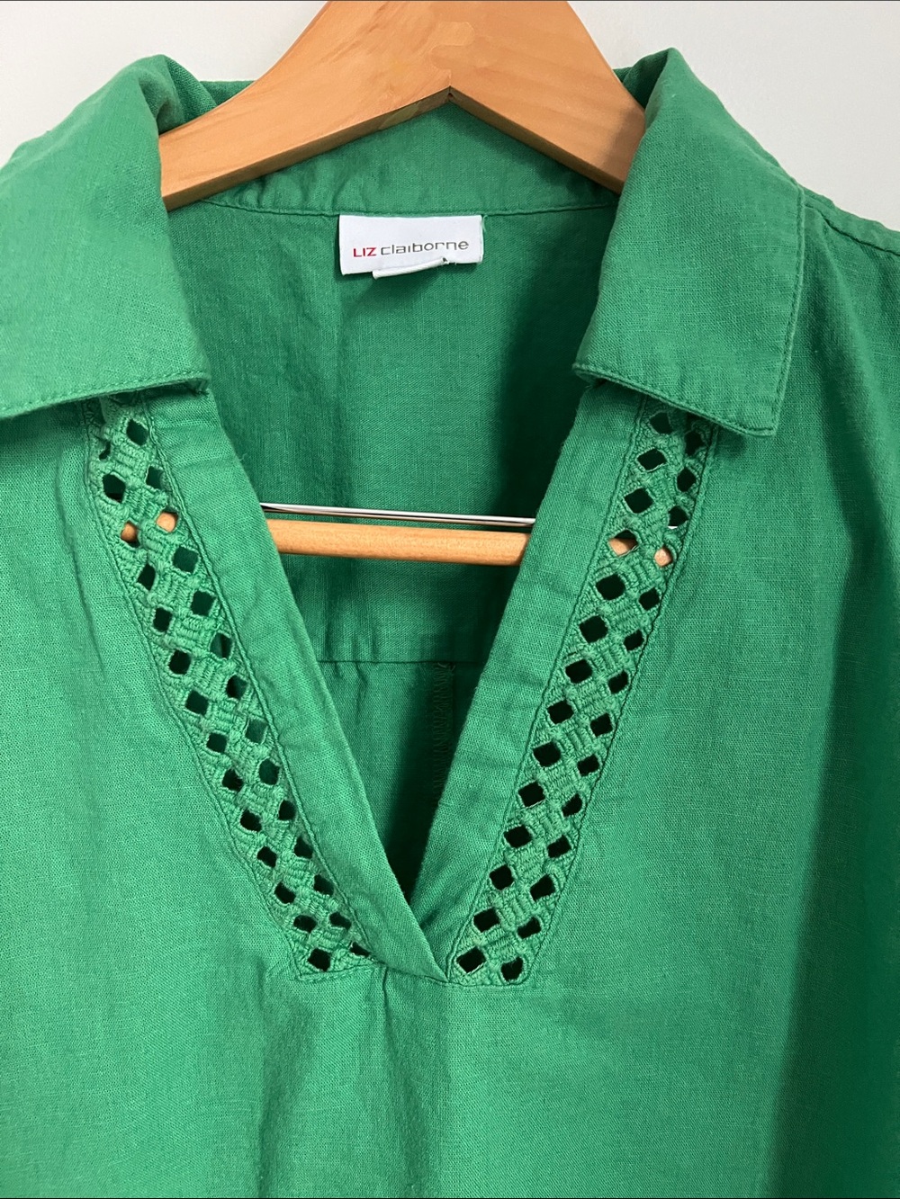 Liz Claiborne | Kelly Green V-Neck Crochet Trim Dolman Sleeve Tunic Size XL - Picture 3 of 16